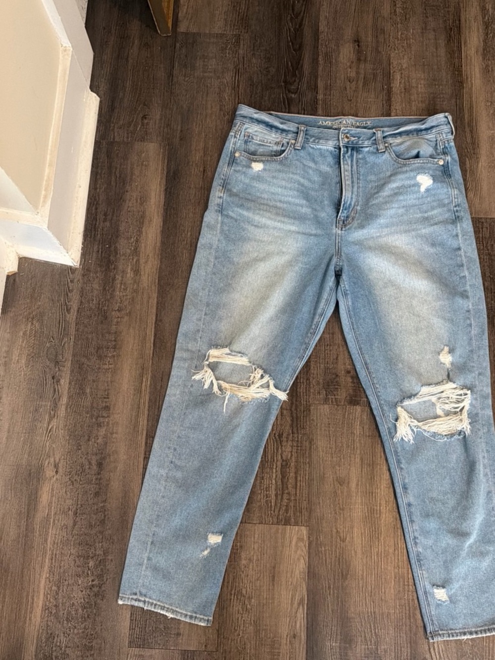 American Eagle Outfitters Light Blue Ripped Boyfriend Jeans